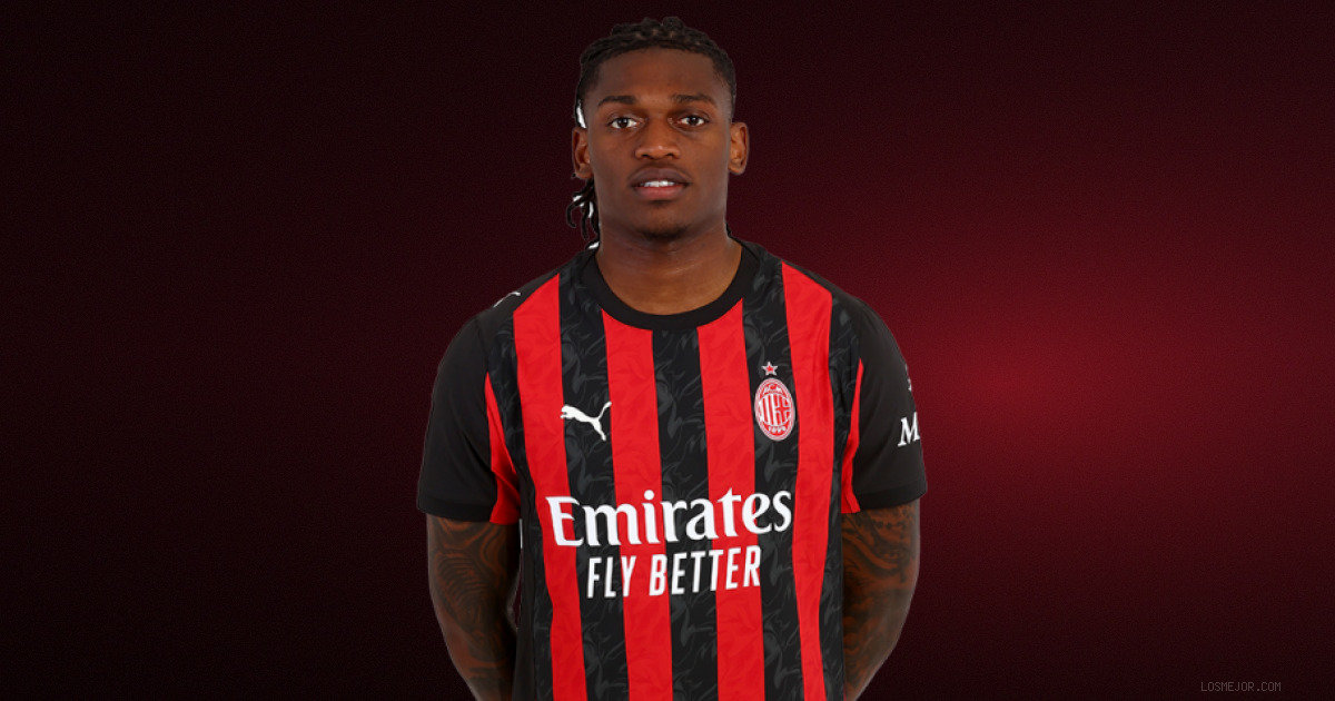 Rafael Leão Sidelined by Injury as Milan Face Torino in Season Opener