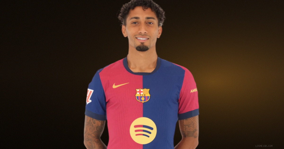 Raphinha's Hat-Trick Powers Barcelona to 7-2 Victory Over Racing Santander