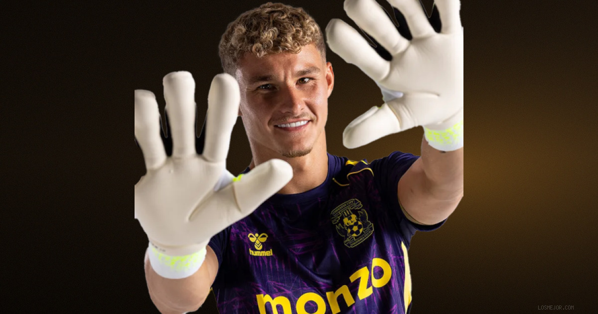 Carl Rushworth se une a Coventry por un récord de 22,5 millones de libras