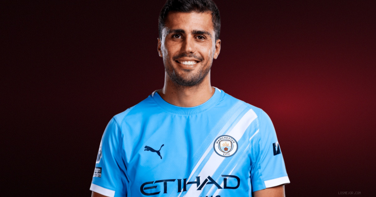 Real Madrid Mira a Rodri con Ojos de Transferencia Este Verano Mientras Manchester City Se Enreda en Contrato