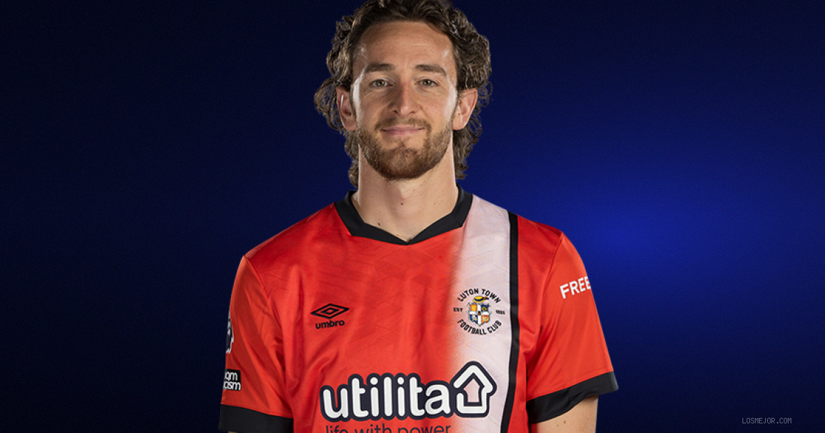 Tom Lockyer Joins Melbourne Victory on Two-Year Deal