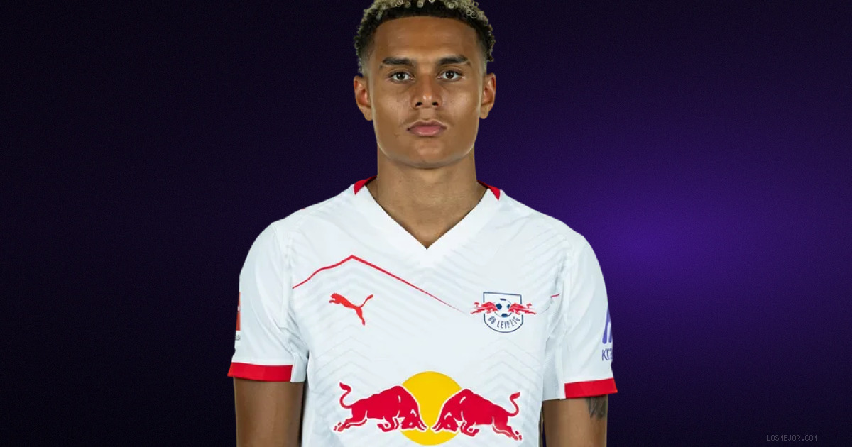 Arsenal Eyes Winger Nusa, Leading the Premier League Transfer Race