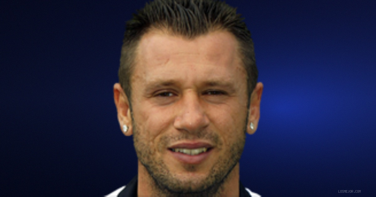 Cassano Blasts Allegri for Milan's Struggles
