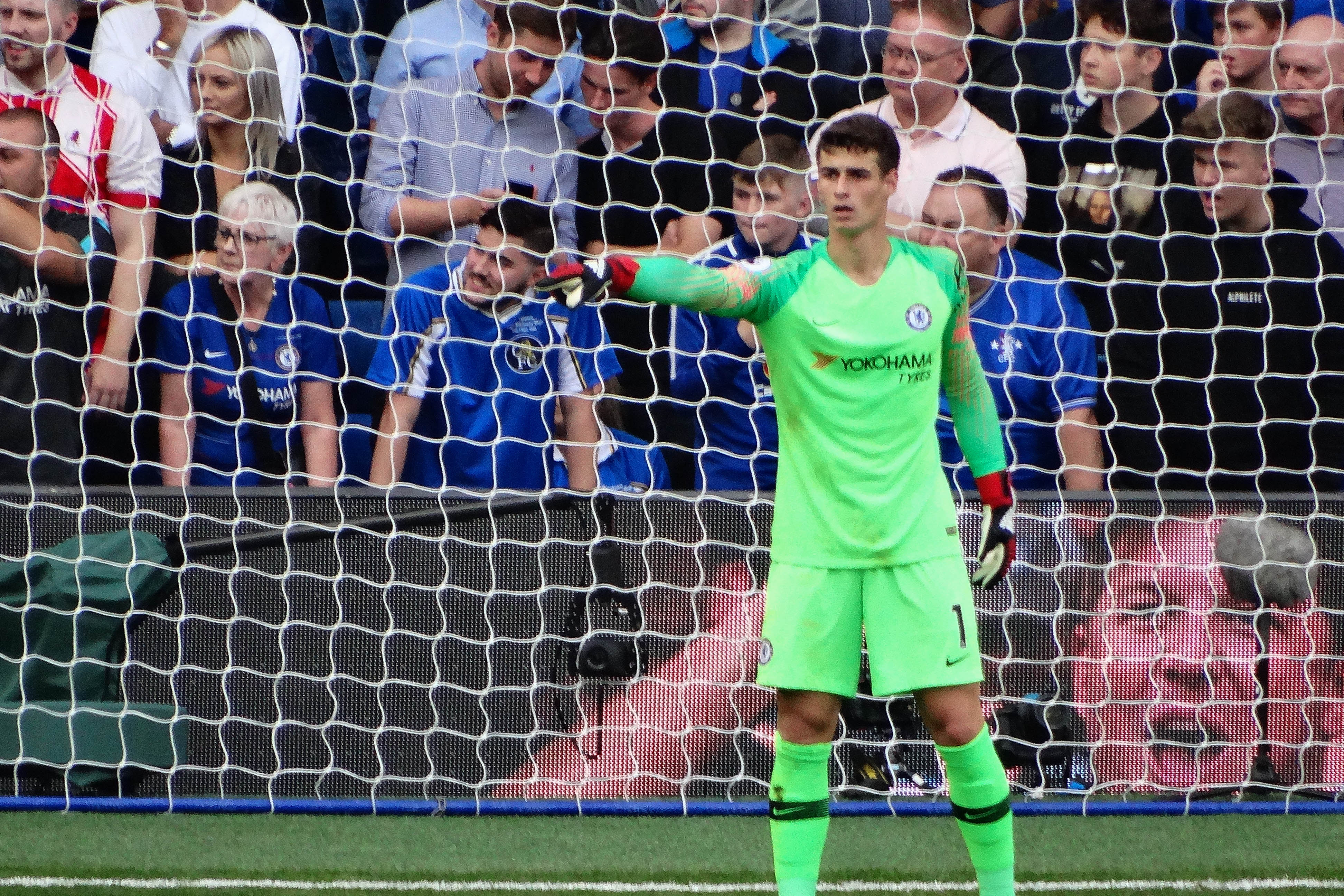 Chelsea's #1 Kepa Arrizabalaga organizes his defence