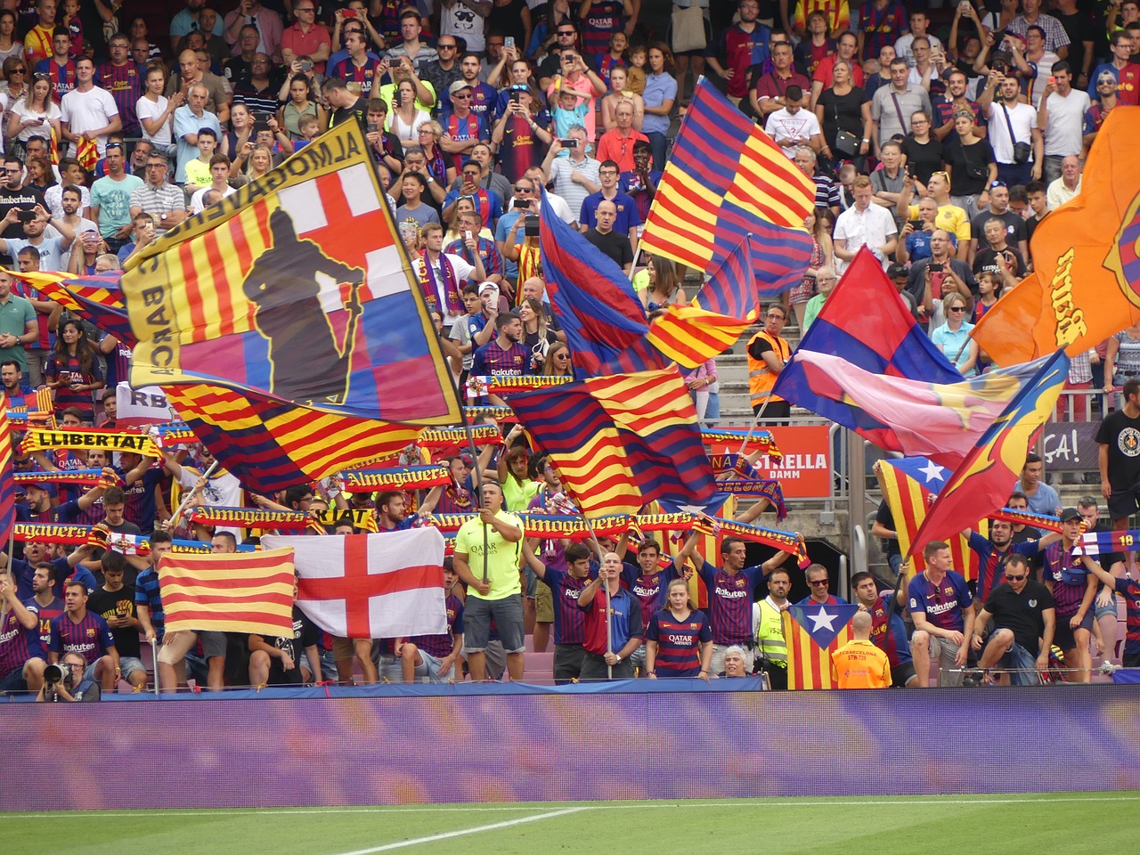 Barcelona - Fans waving flags